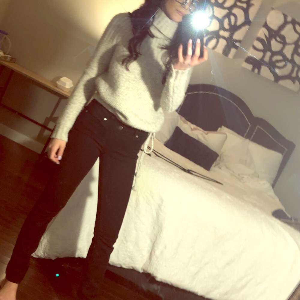 Super comfy turtle neck sweater. Great material